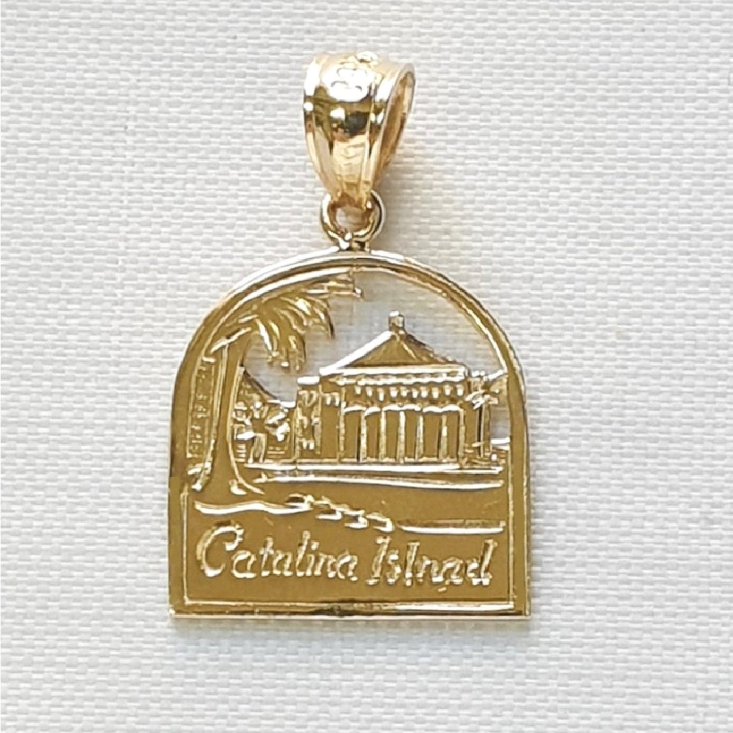 14K Yellow Gold Catalina Island Pendant