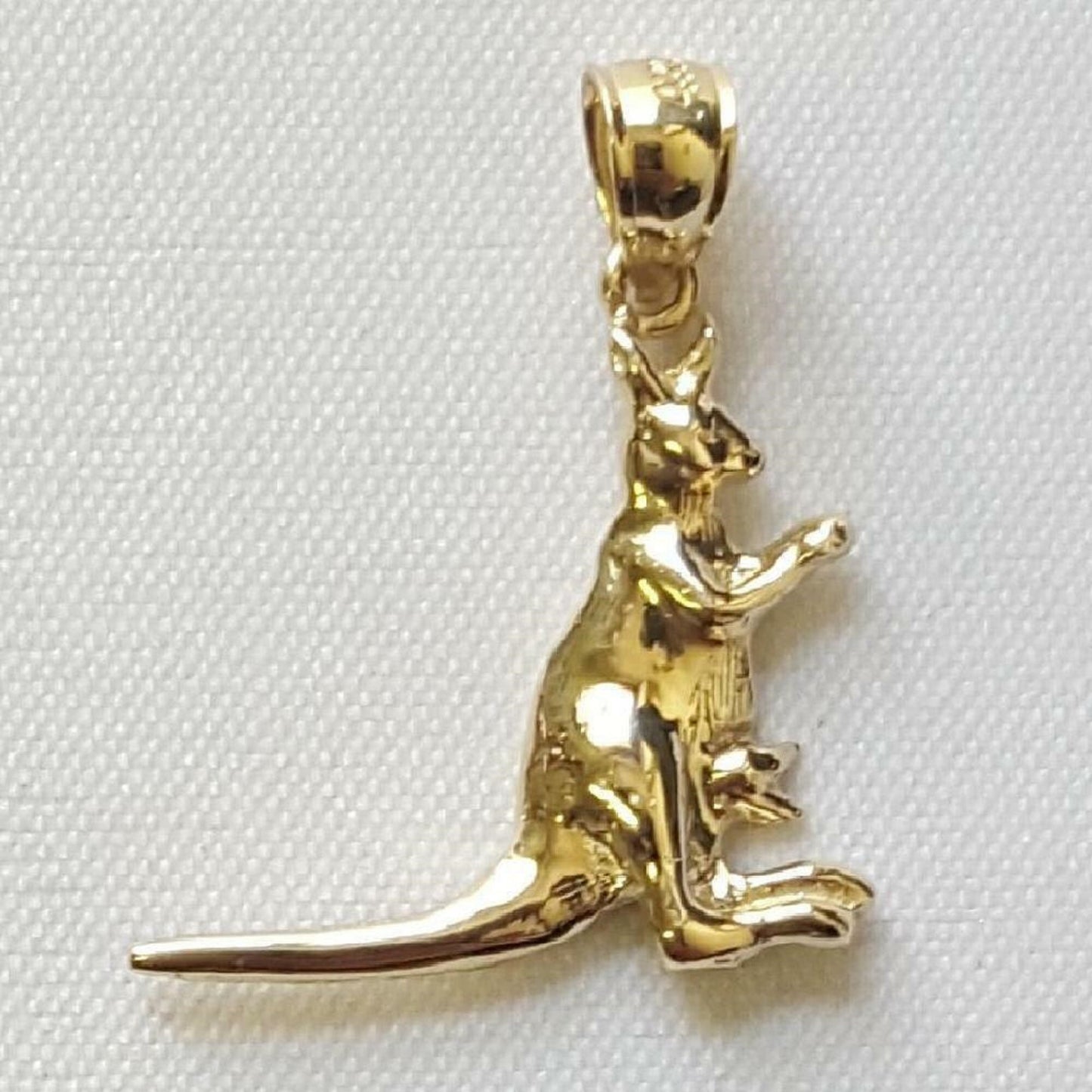 14K Yellow Gold Kangaroo Pendant