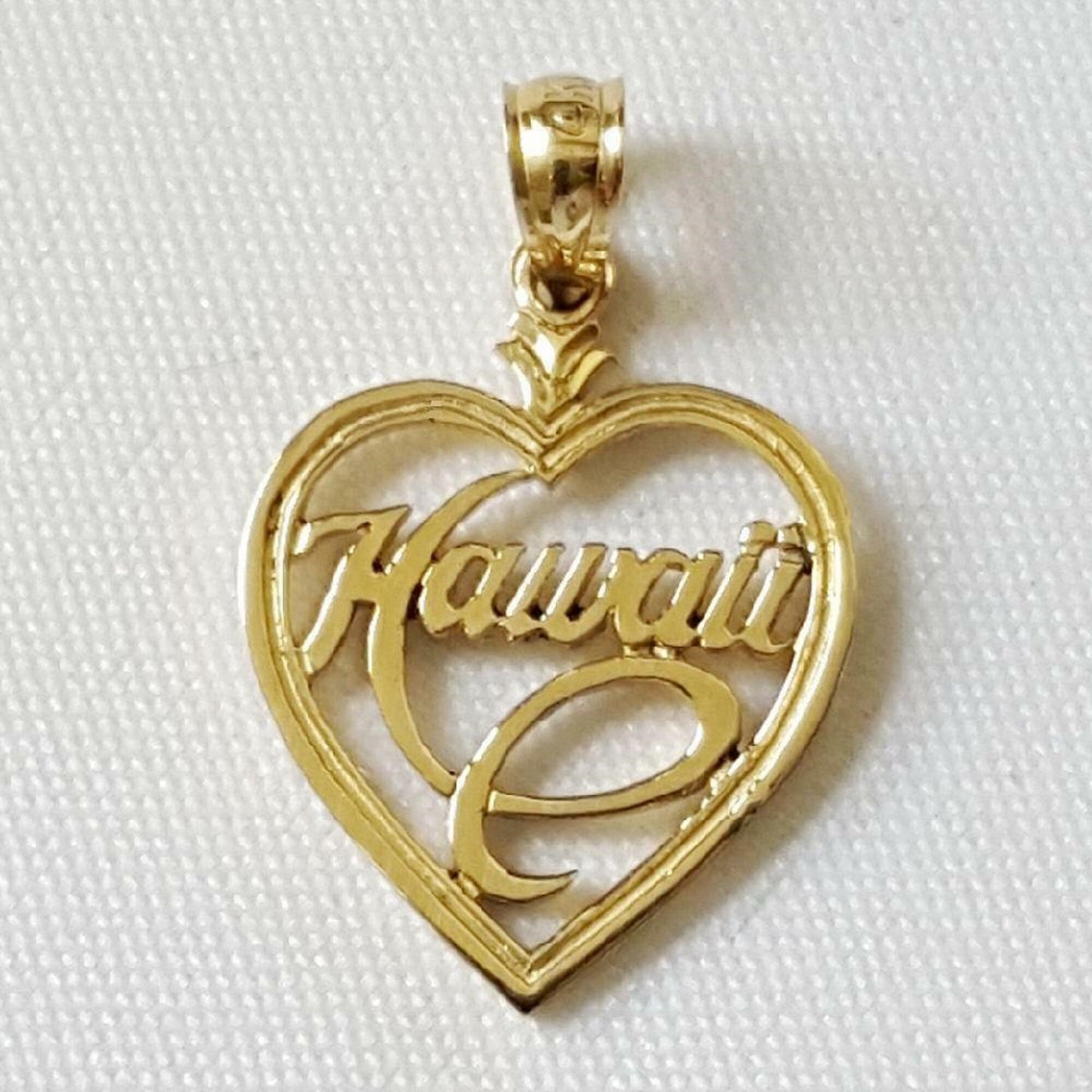 14K Yellow Gold Hawaii Heart Pendant