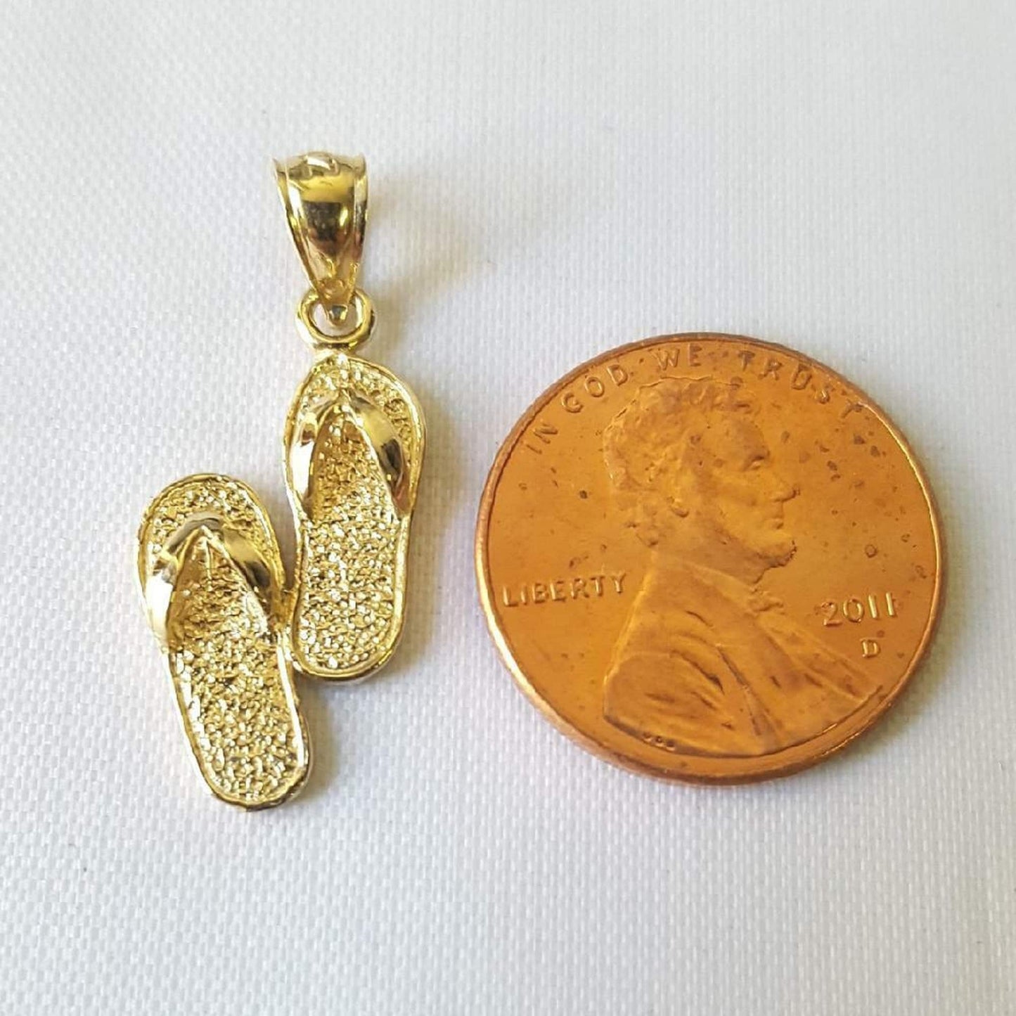 14K Yellow Gold Flip Flops 3D Pendant