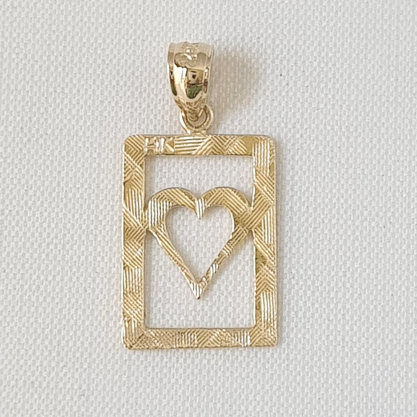 14K Yellow Gold Ace of Heart Playing Cards Pendant