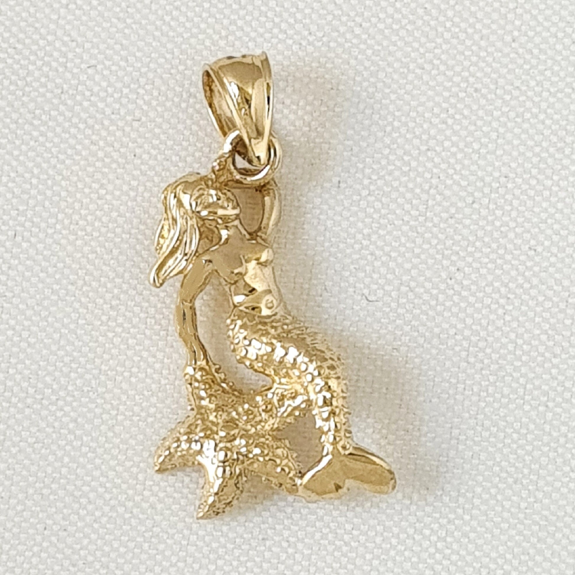 14K Yellow Gold Mermaid with Starfish 3D Solid Pendant