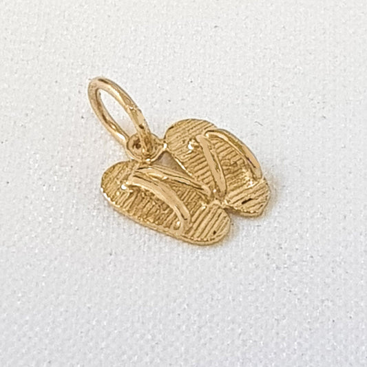 14K Yellow Gold Small Flip Flops 3D Pendant