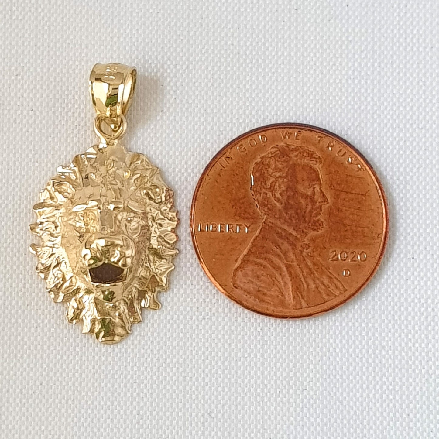 14K Yellow Gold Lion Head Pendant