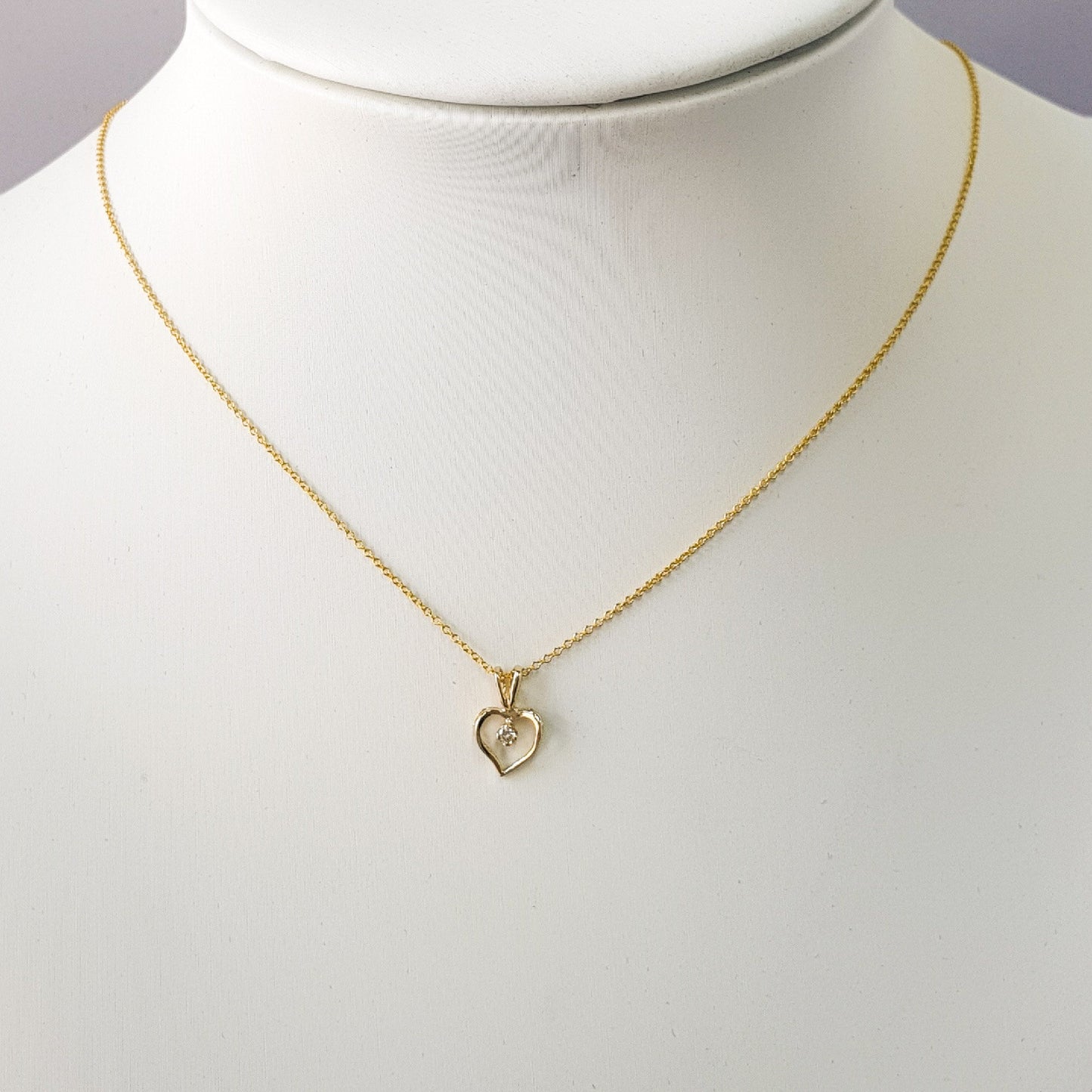 14K Yellow Gold Necklace w/ 2mm (0.03ct) Diamond Heart Pendant