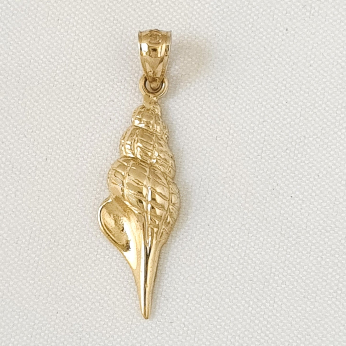 14K Yellow Gold Tulip Conch Shell Pendant