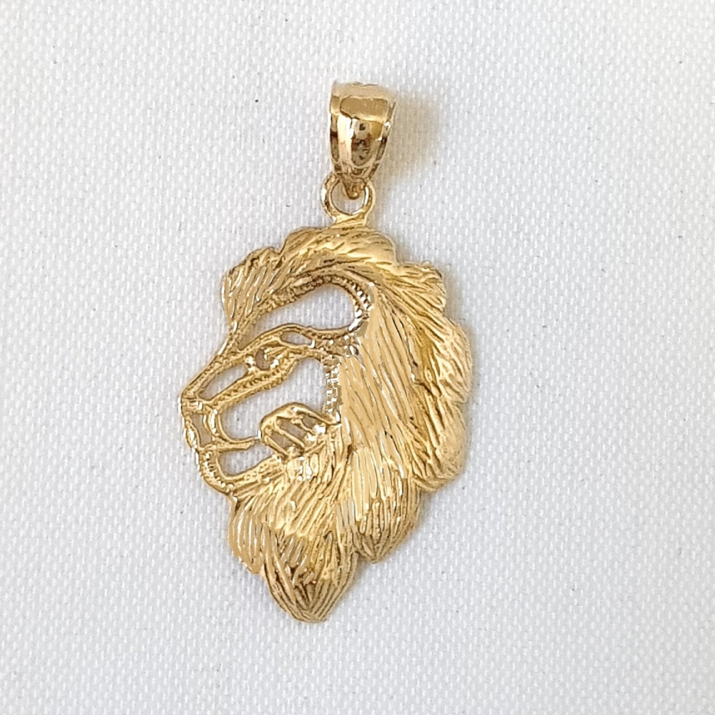 14K Yellow Gold Lion Head Pendant