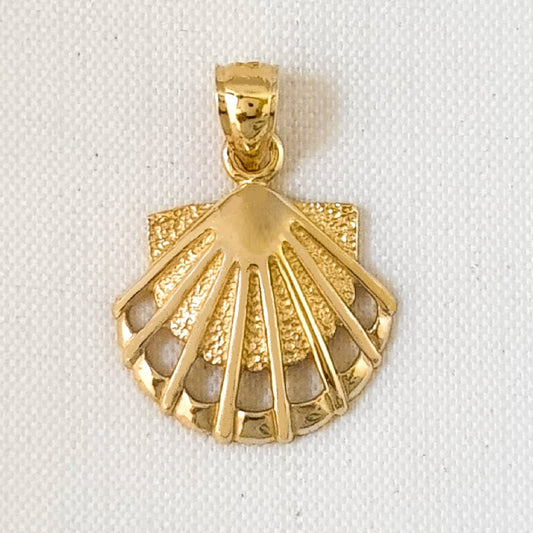 14K Yellow Gold Scallop Shell Pendant