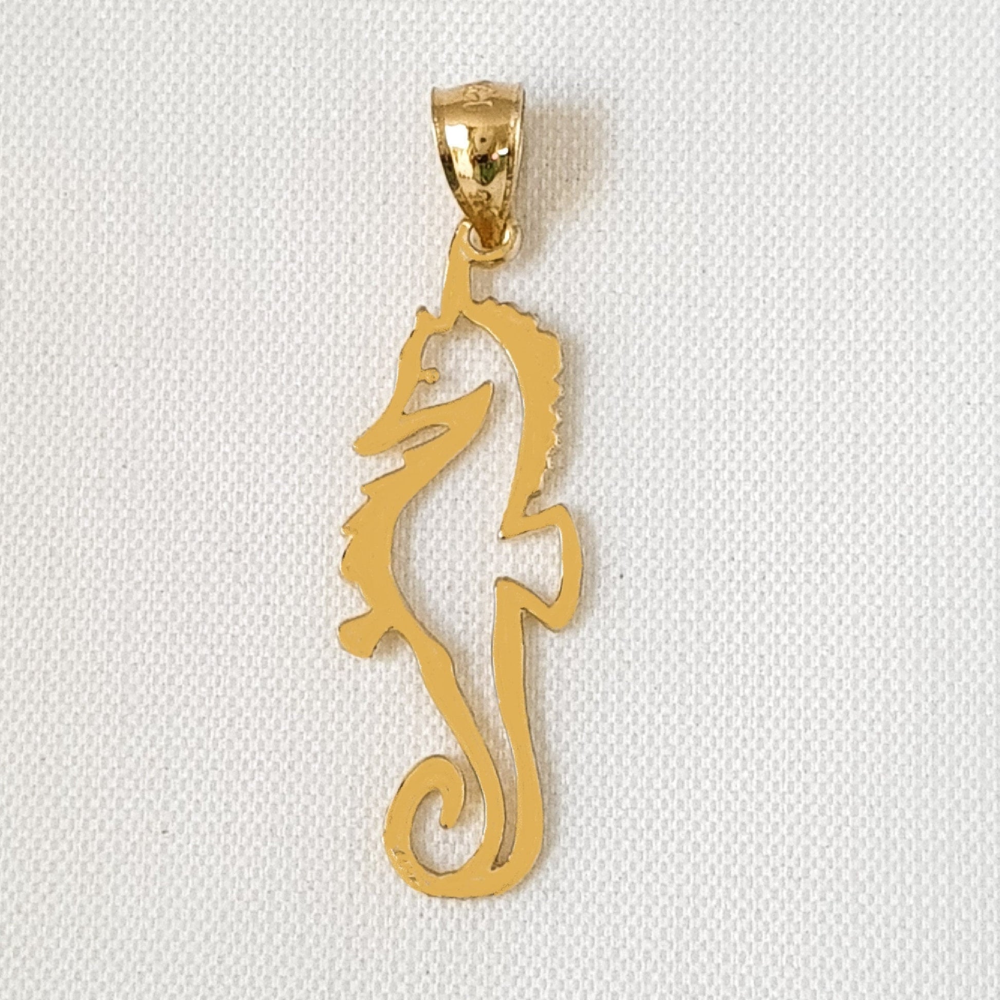14K Yellow Gold Seahorse Pendant