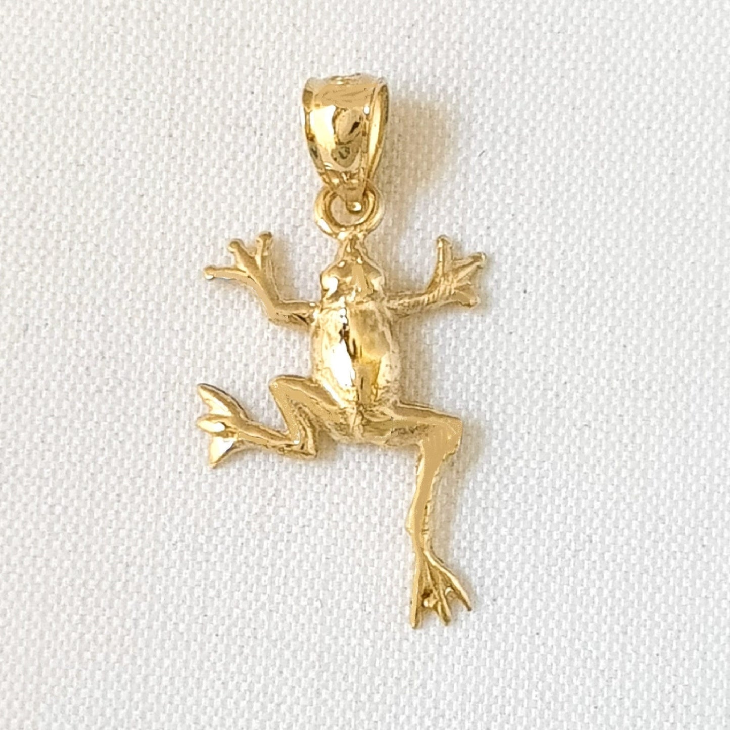 14K Yellow Gold Frog Pendant