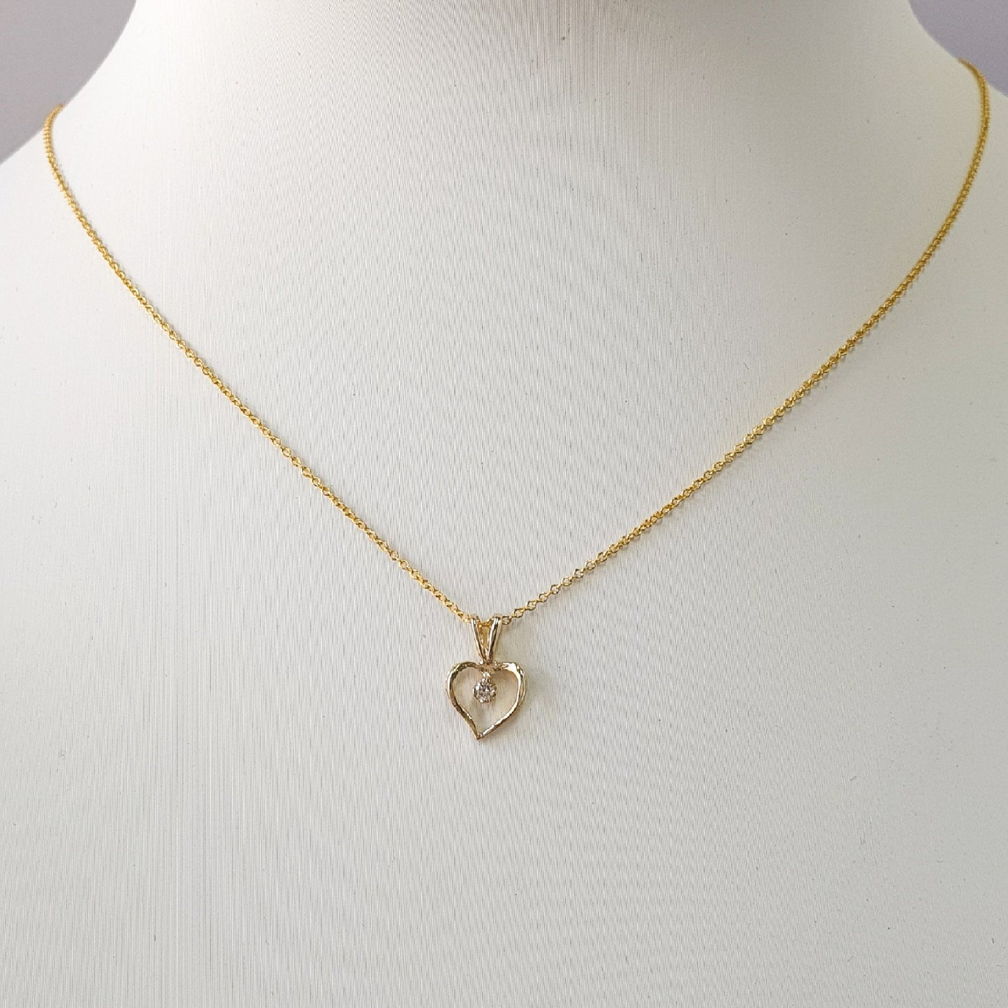 14K Yellow Gold Necklace w/ 2mm (0.03ct) Diamond Heart Pendant