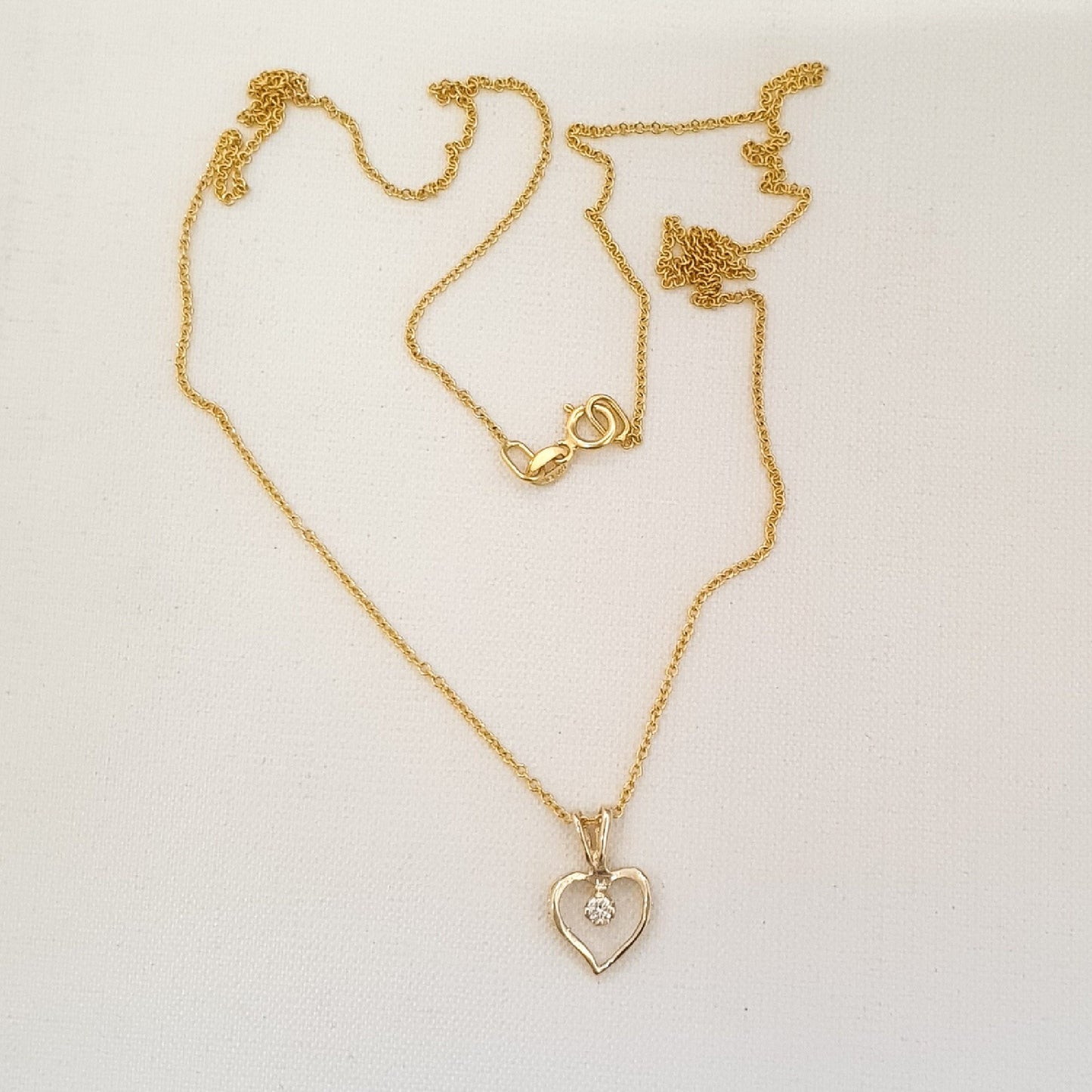 14K Yellow Gold Necklace w/ 2mm (0.03ct) Diamond Heart Pendant