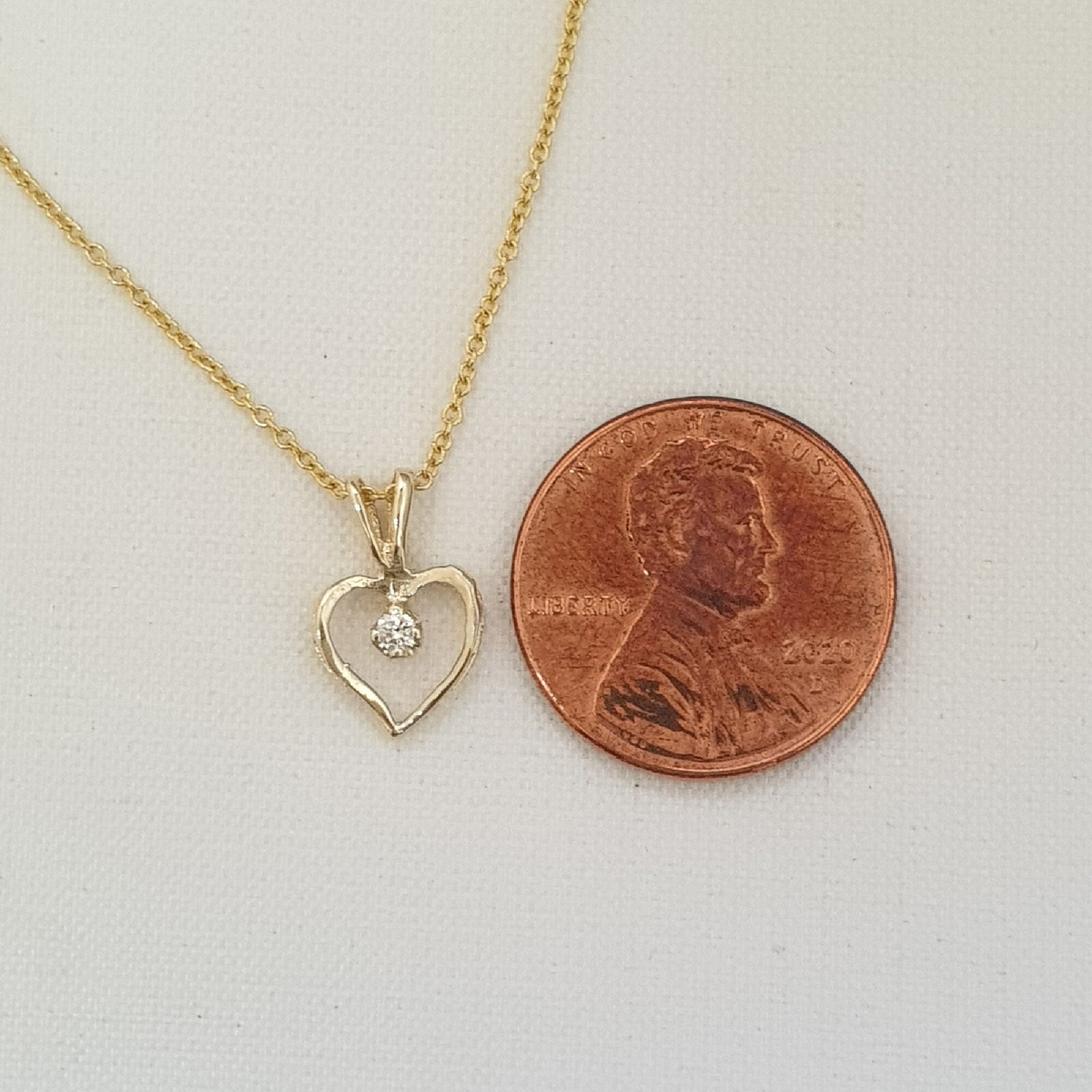 14K Yellow Gold Necklace w/ 2mm (0.03ct) Diamond Heart Pendant