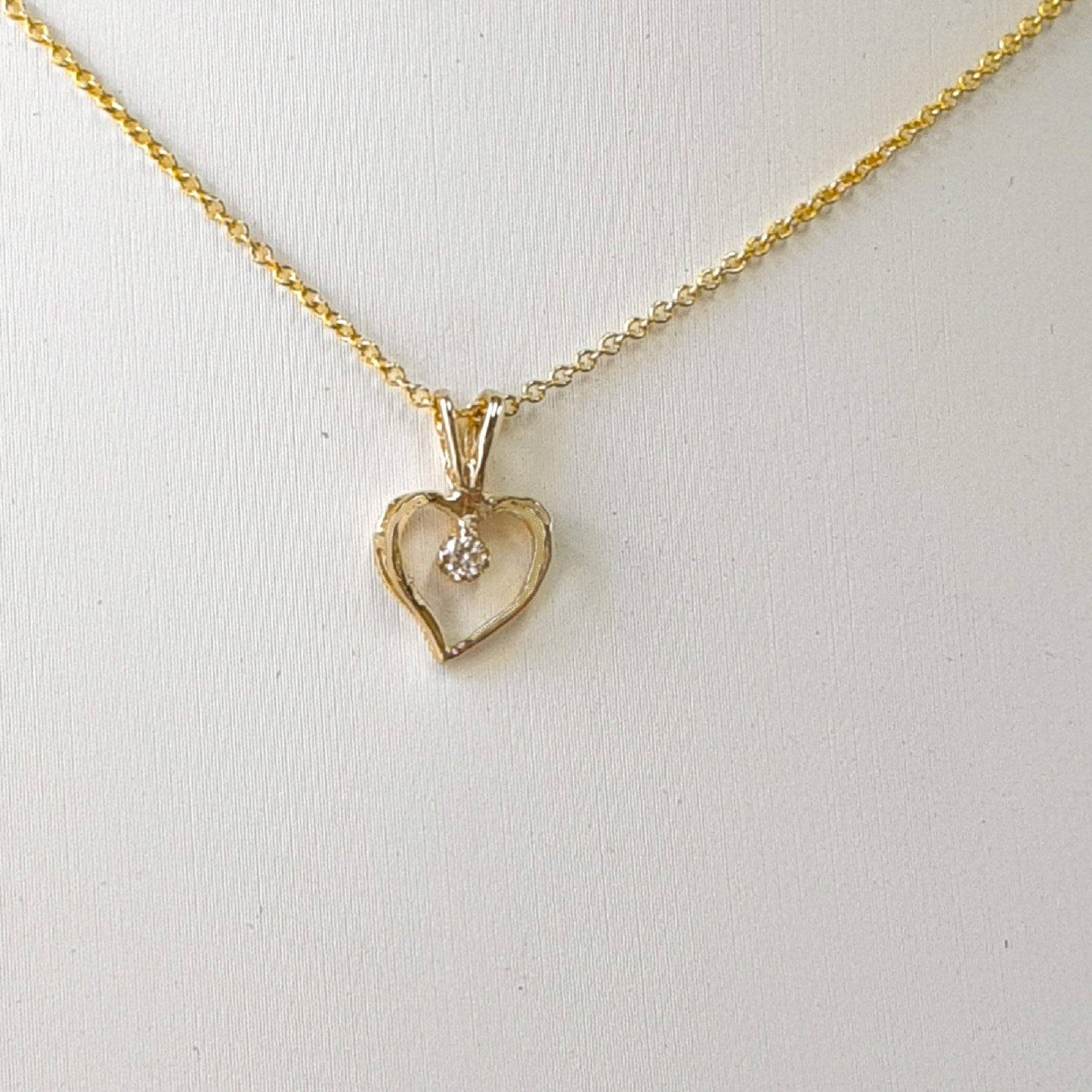 14K Yellow Gold Necklace w/ 2mm (0.03ct) Diamond Heart Pendant