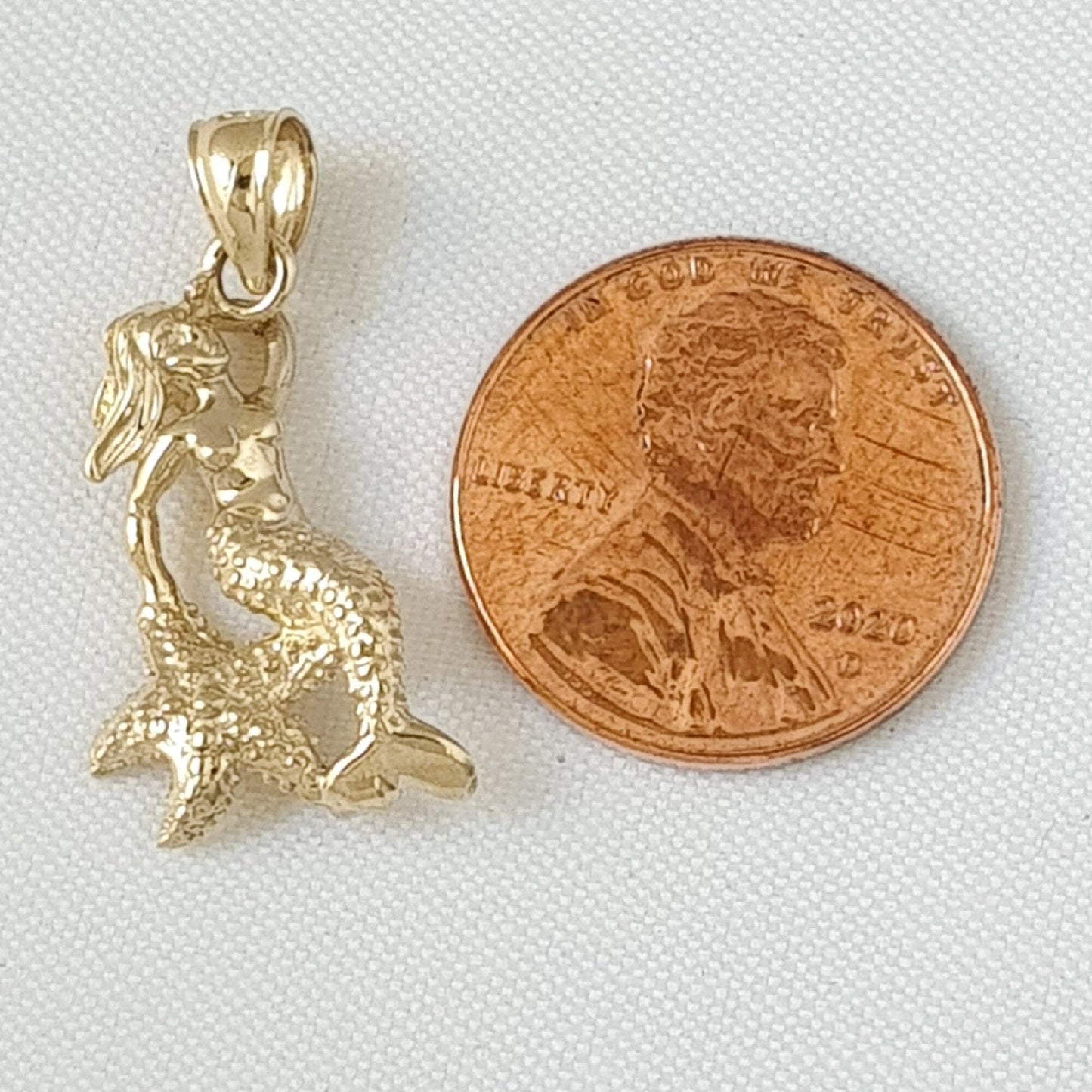 14K Yellow Gold Mermaid with Starfish 3D Solid Pendant