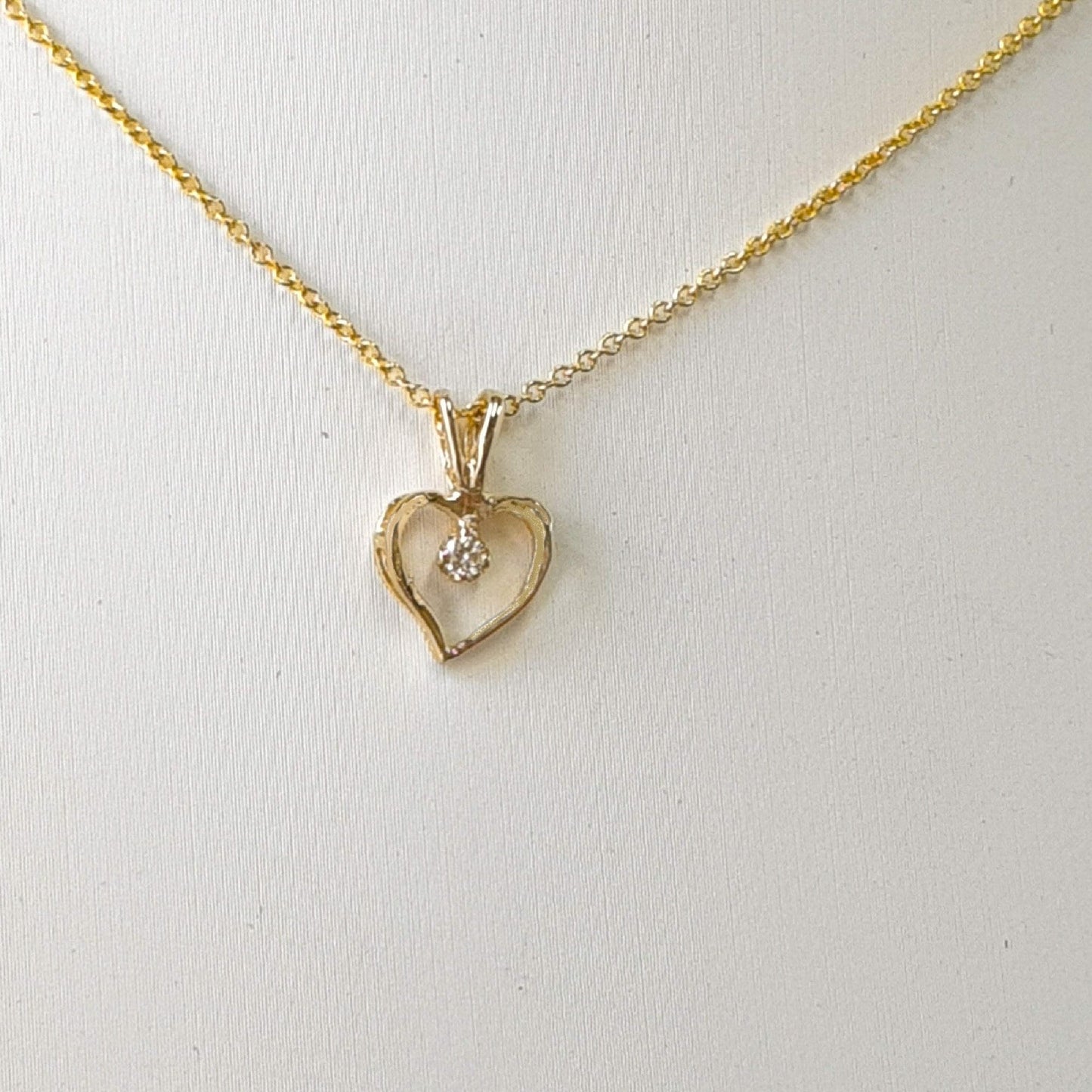 14K Yellow Gold Necklace w/ 2mm (0.03ct) Diamond Heart Pendant