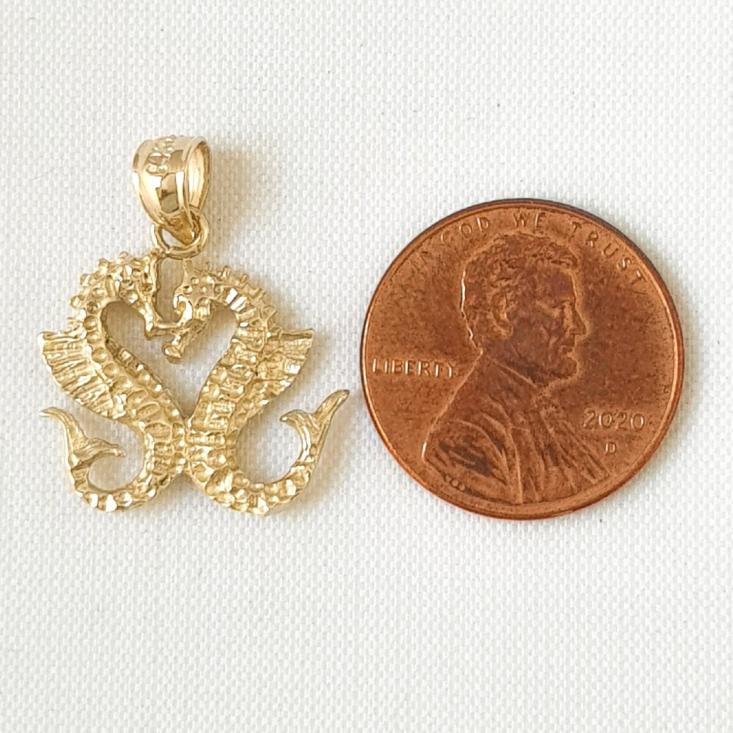 14K Yellow Gold Seahorses 3D (3 Dimensional) Solid Pendant