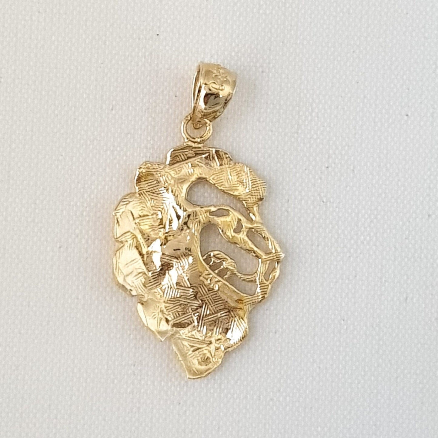 14K Yellow Gold Lion Head Pendant