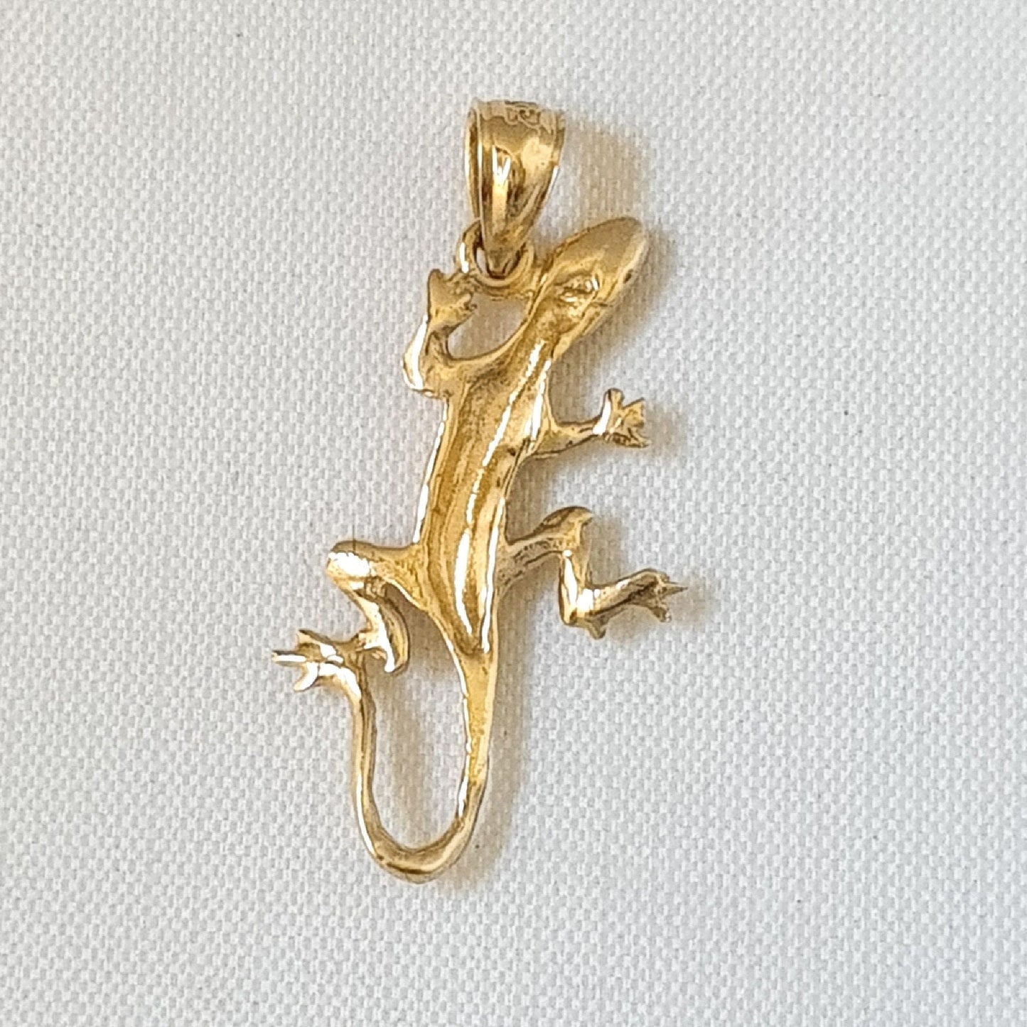 14K Yellow Gold Lizard Pendant