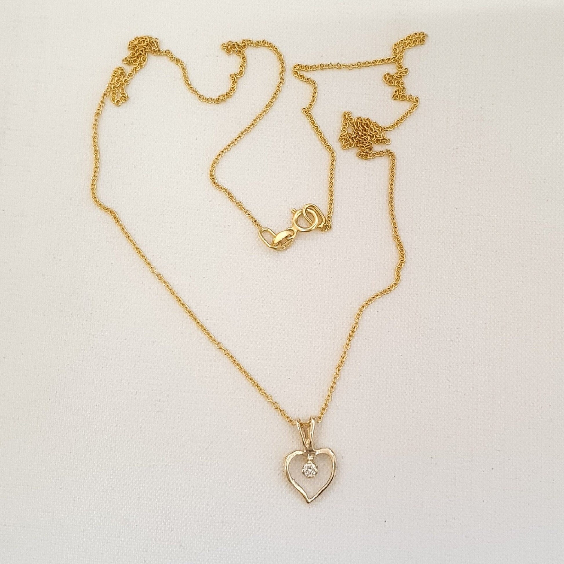 14K Yellow Gold Necklace w/ 2mm (0.03ct) Diamond Heart Pendant