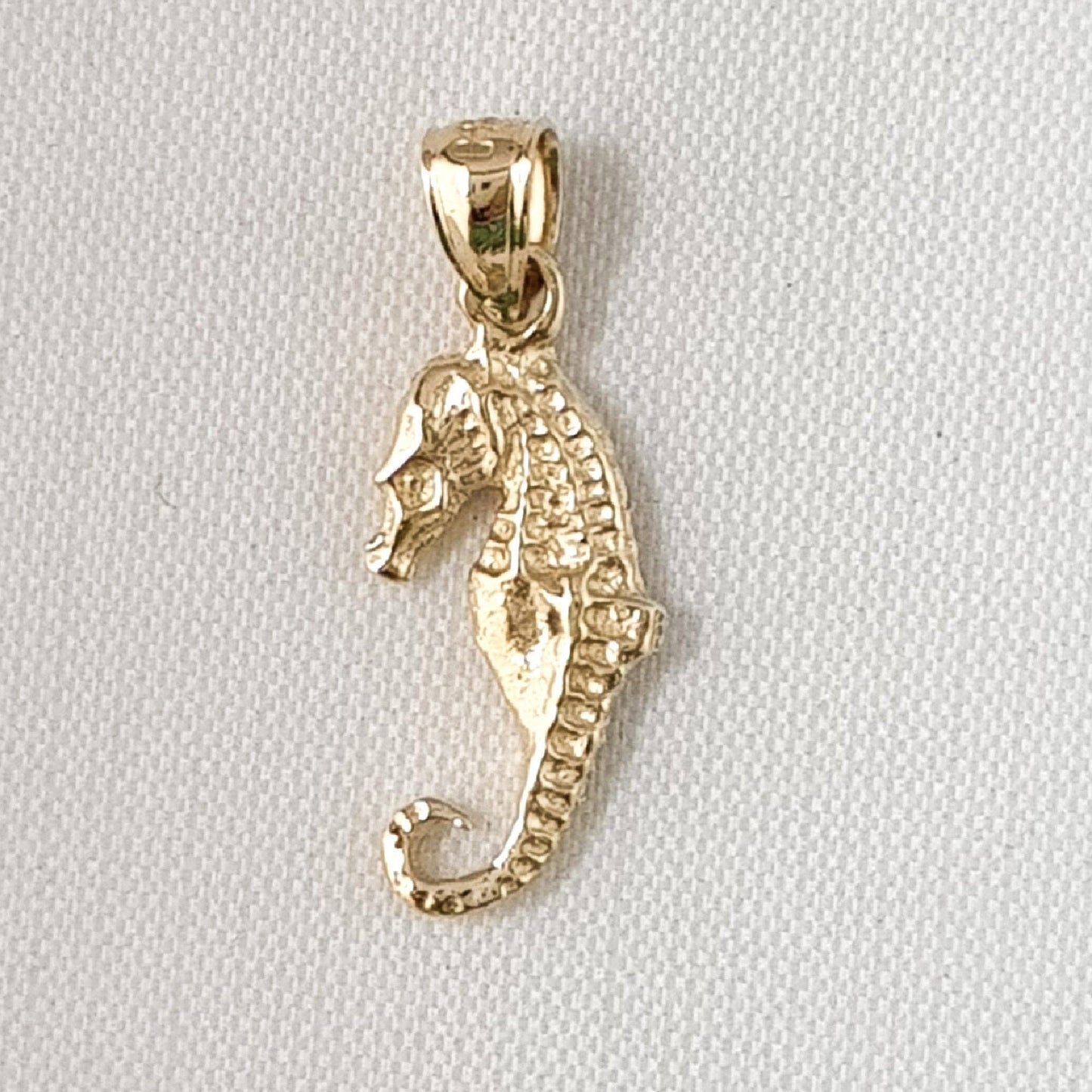14K Yellow Gold Seahorse 3D (3 Dimensional) Solid Pendant