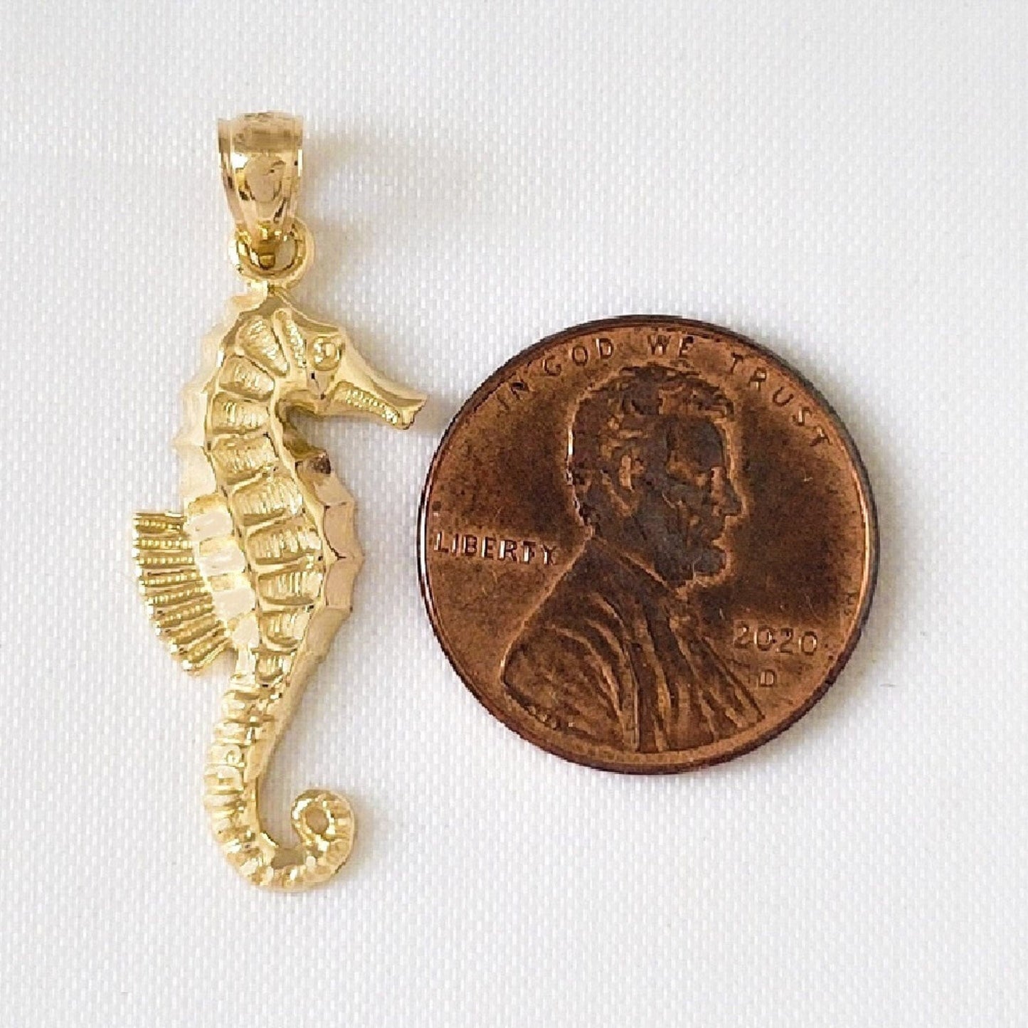 14K Yellow Gold Seahorse Pendant