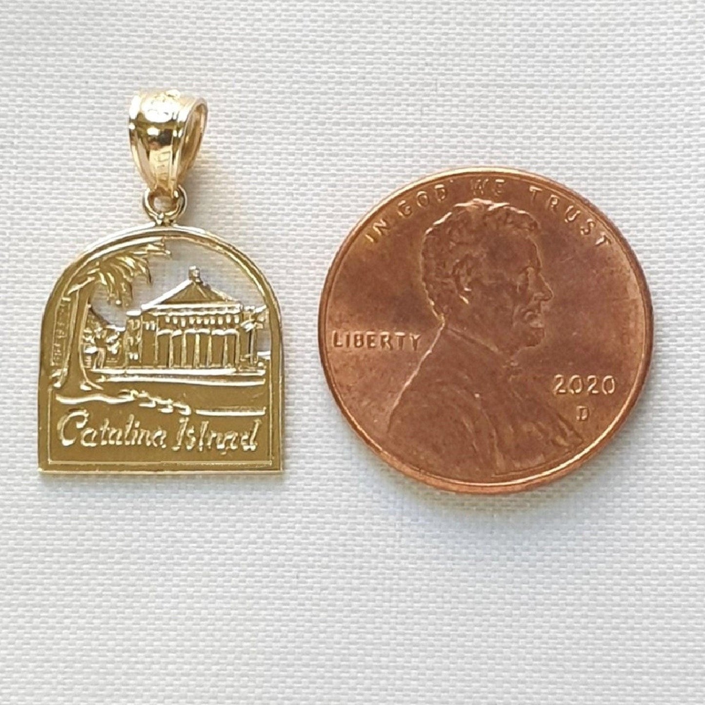 14K Yellow Gold Catalina Island Pendant